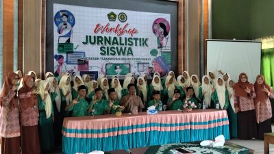 Puluhan Siswa MTsN 2 Purworejo Diajak Mengenal Dunia Jurnalistik