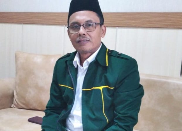 BERI KETERANGAN : Sekretaris DPC PKB Purworejo Thoha Mahasin memberikan keterangan terkait pengisian jabatan Ketua DPC PKB setempat, saat ditemui di gedung B DPRD Purworejo, Kamis (11/3).
