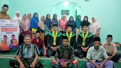 Tiga Mahasiswa UMPWR Wisuda Berkat Dedikasi Tuntaskan Buta Alquran Lansia