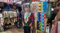 H-1 Pameran Nasional, Stan Persit Kebumen Kejar Tayang di Kartika Expo, Loading produk Wastra Nusantara dipandu langsung Ketua Cabang dan Ibu Danrem 072